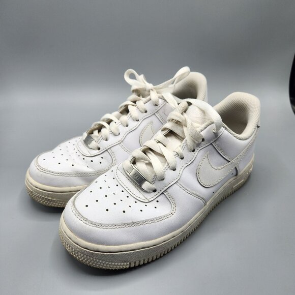 Nike Air Force 1 Low 2019 Womens Size 7 Triple White 315115-112 Sneakers - Picture 1 of 11